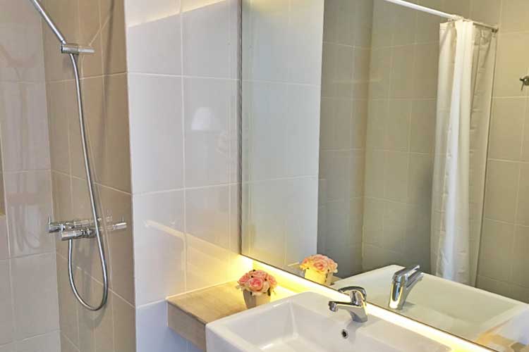 Casa Permata Hijau Deluxe Bathroom